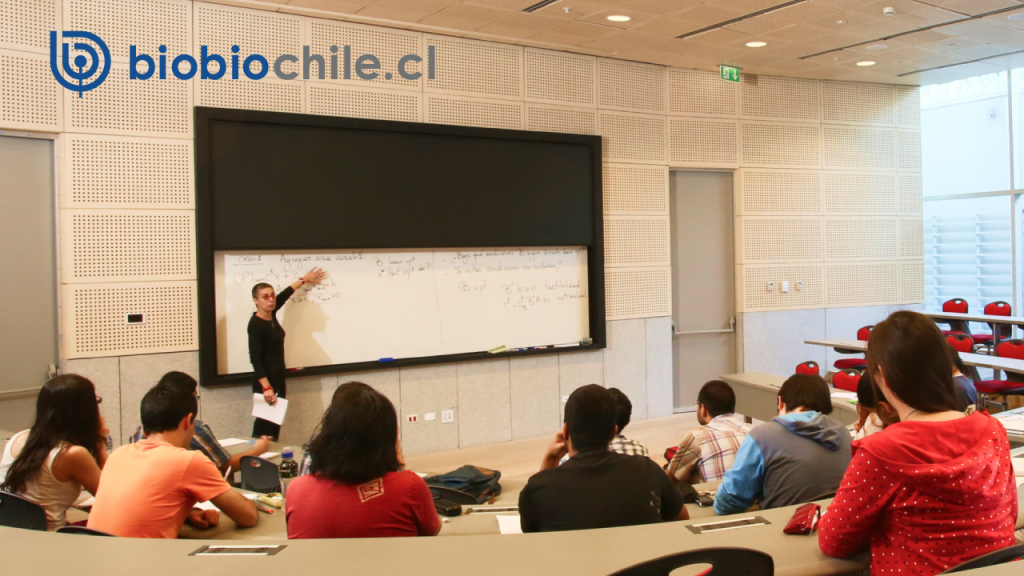 «Educar para la humanidad: Desafíos y ética en la formación profesional contemporánea», una columna de opinión de Rodolfo Jiménez en Radio Bío-Bío