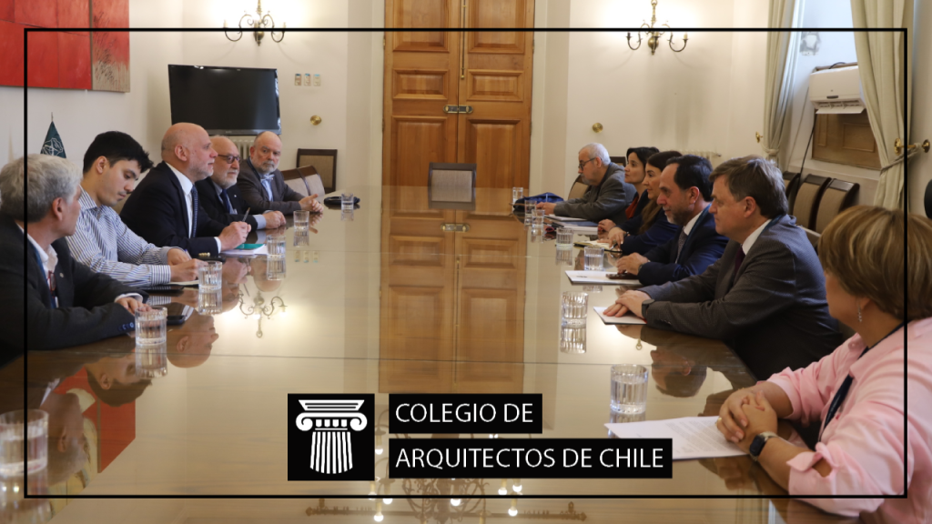 Colegios profesionales presentan al ministro del Interior propuesta para reformar la Constitución  y recuperar el control ético