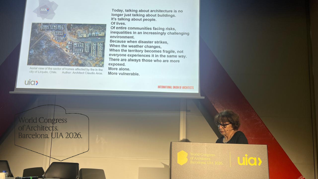 Colegiada Cecilia Leiva coordinó el libro «Diseño inclusivo para la preparación y respuestas ante desastres: Una perspectiva global» que fue presentado en el Congreso Mundial de Arquitectos UIA 2026